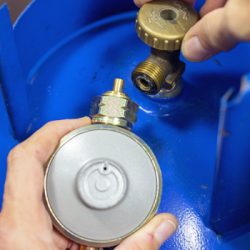 Connecting propane tank