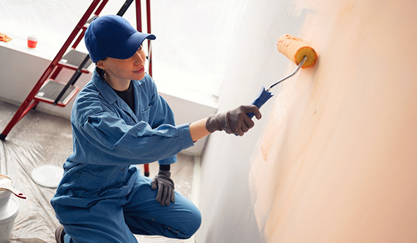 shutterstock_2434286977 Interior painting contractor