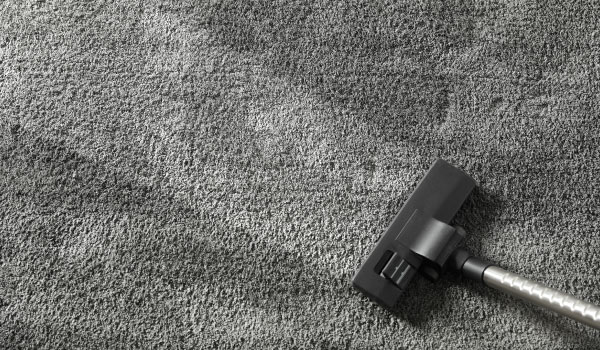 vacuum-cleaning-carpet